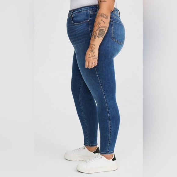 Torrid Trio Fit Skinny High-Rise Jeans, Sizes 10-14, Regular - Picture 3 of 14